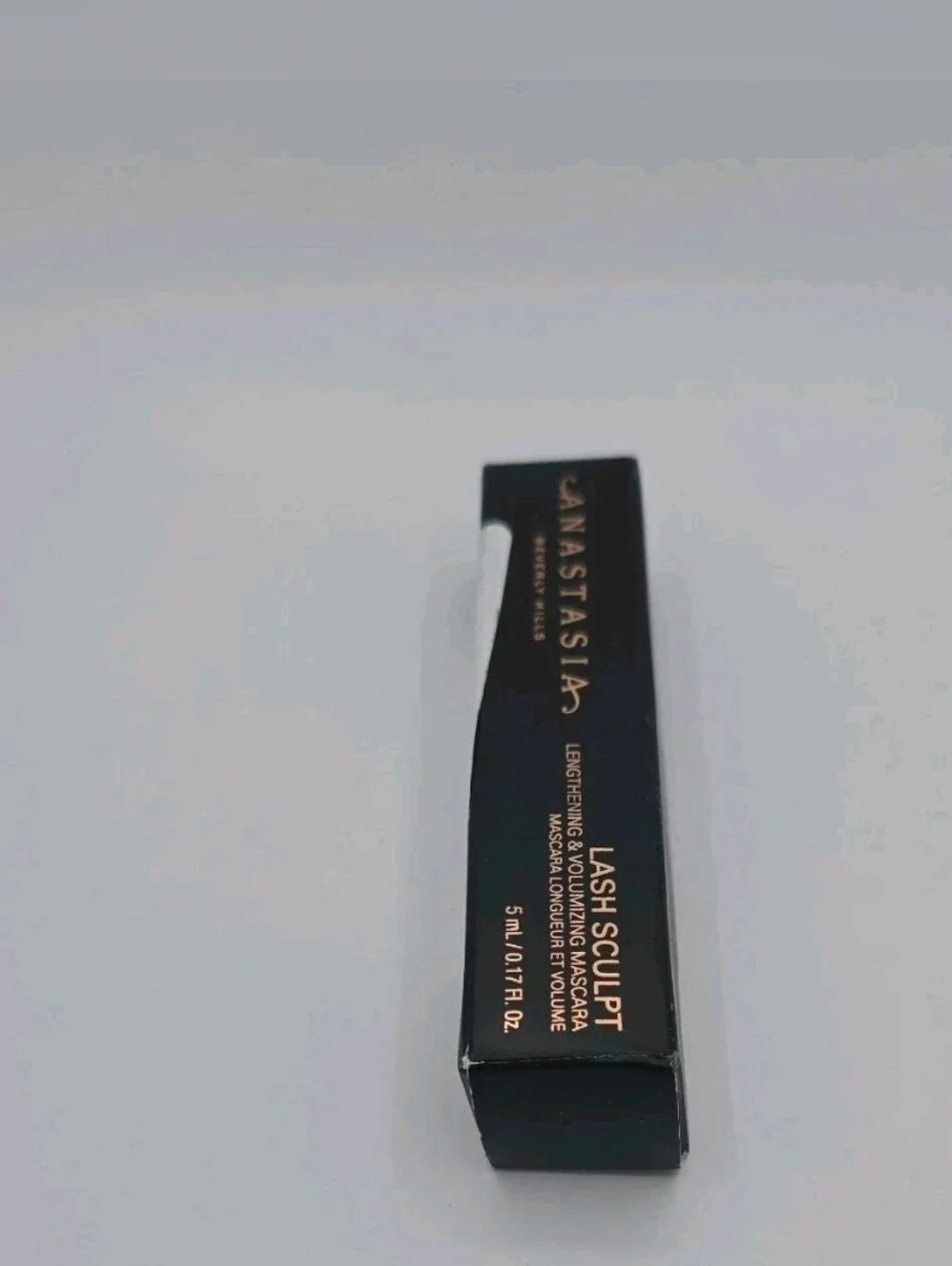 Anastasia Beverly Hills volumizes lengthens
